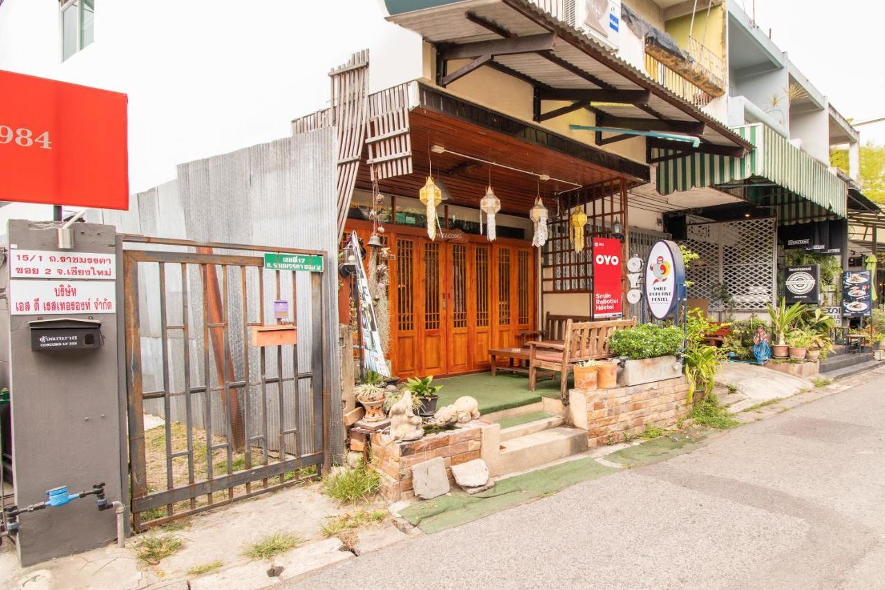 Oyo 652 Smile Robotist Hostel Chiang Mai Ngoại thất bức ảnh